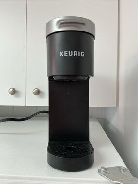 Keurig Single-Serve Pod Brewer in Black and Silver